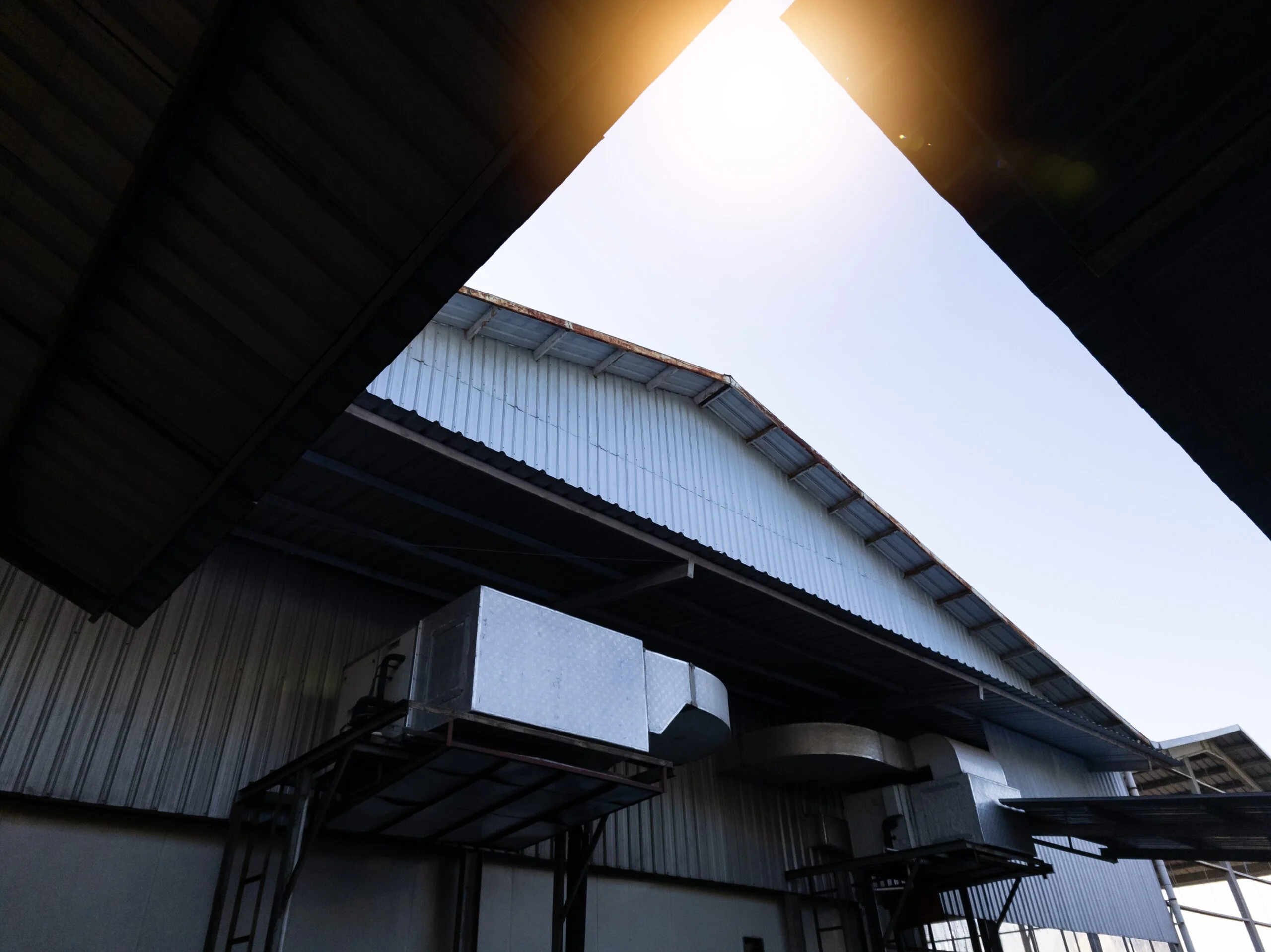 HVAC solutions for Gulf climates delivering efficient cooling, smart controls, installation, and maintenance designed for high temperatures and demanding environments.